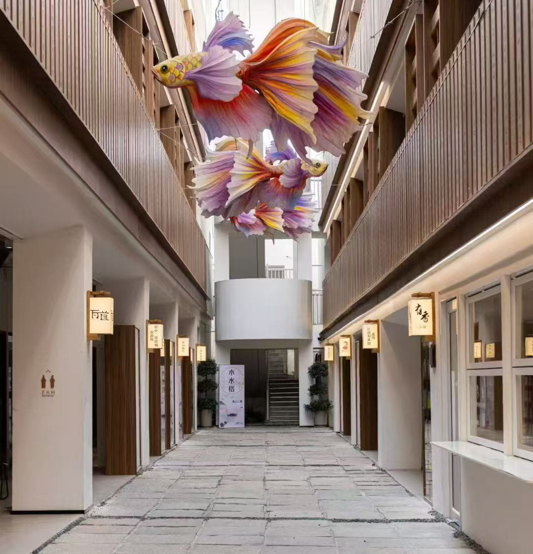 桃花坞街区空间与悬挂鱼形装置
